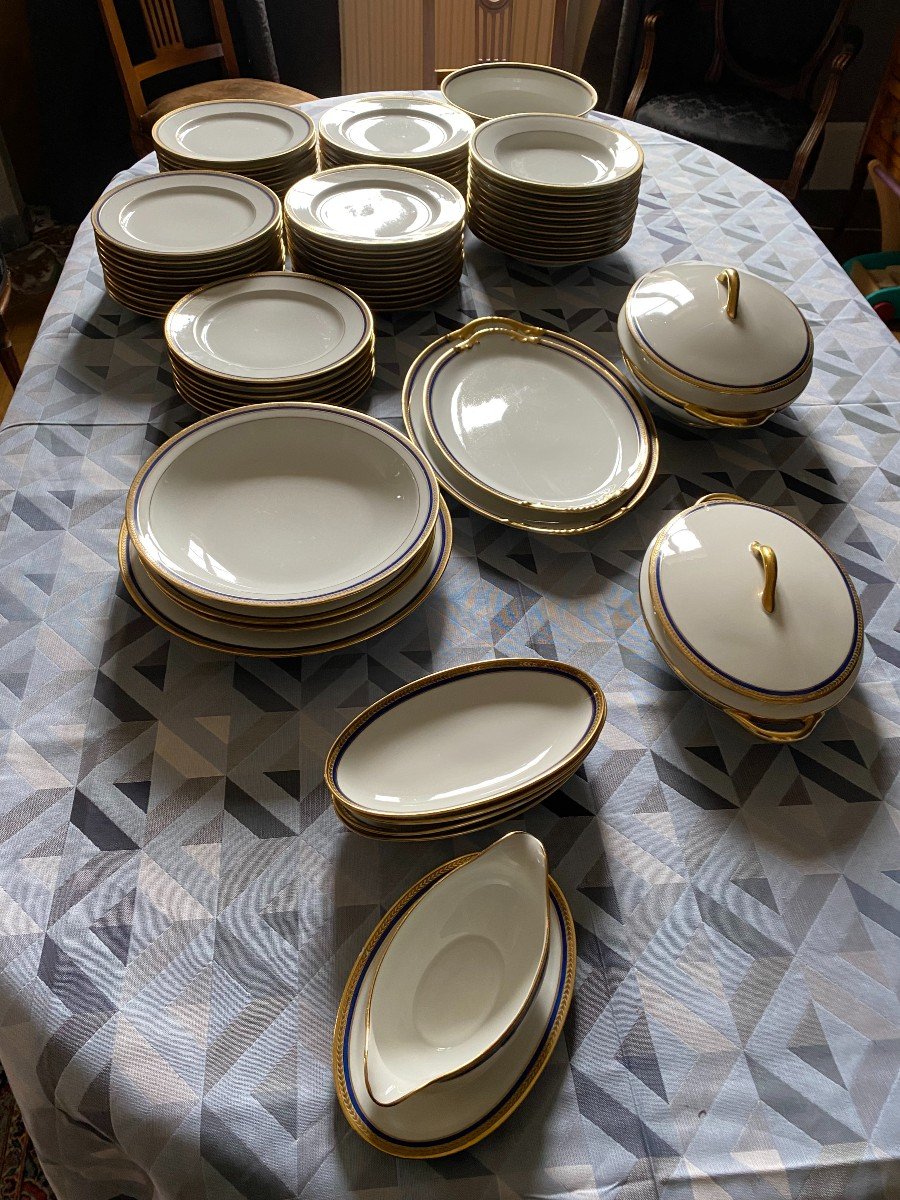 Large White Porcelain Dinner Service With Blue And Gold Trim-photo-6