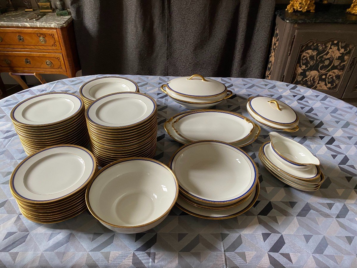 Large White Porcelain Dinner Service With Blue And Gold Trim-photo-7