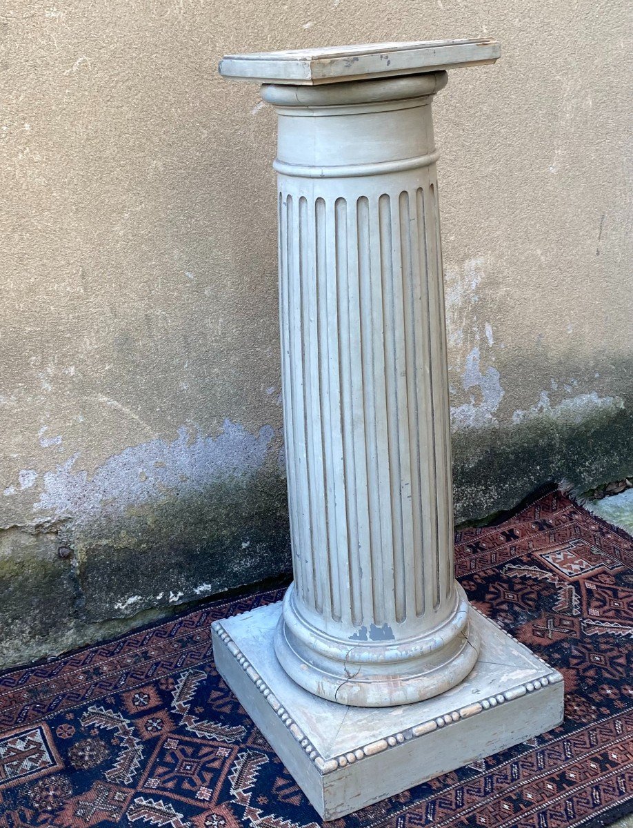 Painted Wooden Column -photo-2