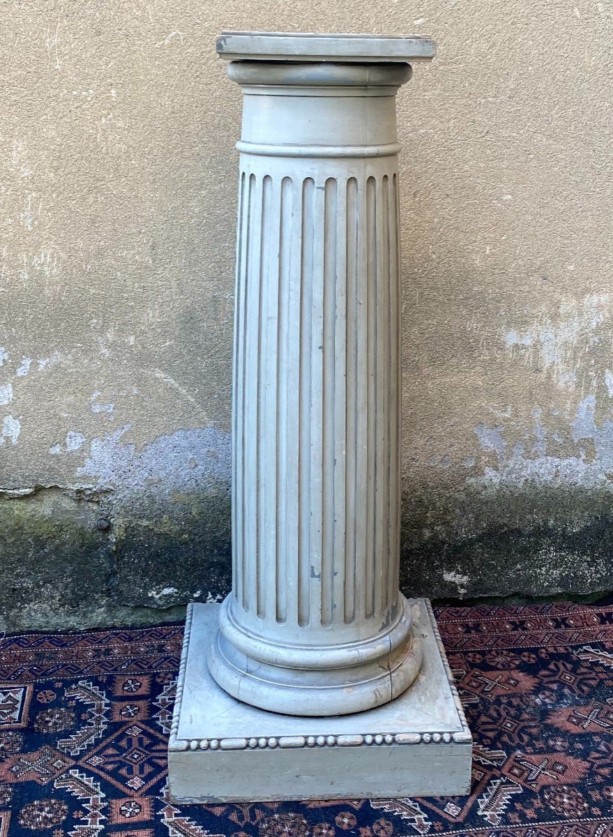 Painted Wooden Column -photo-3