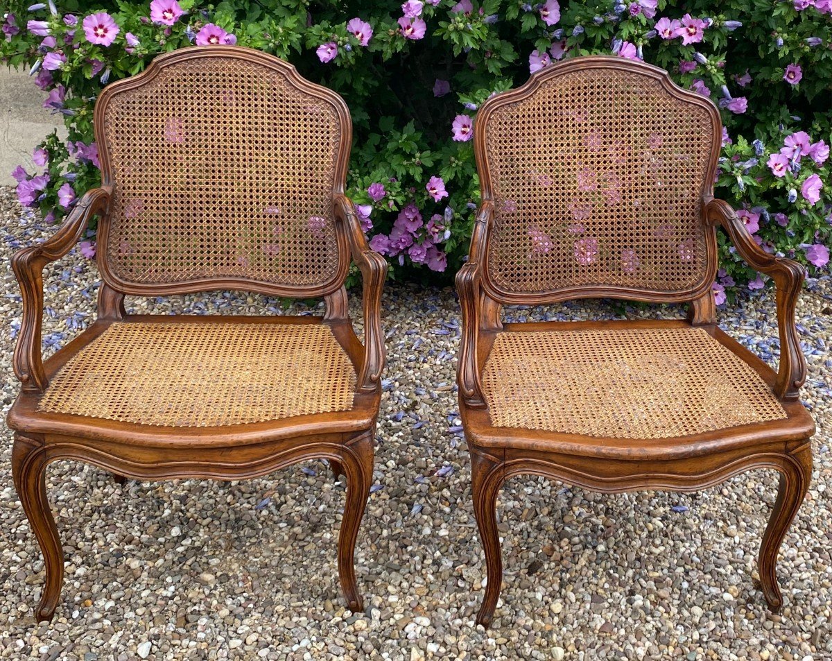 Paire De Fauteuils Cannées De Style Louis XV