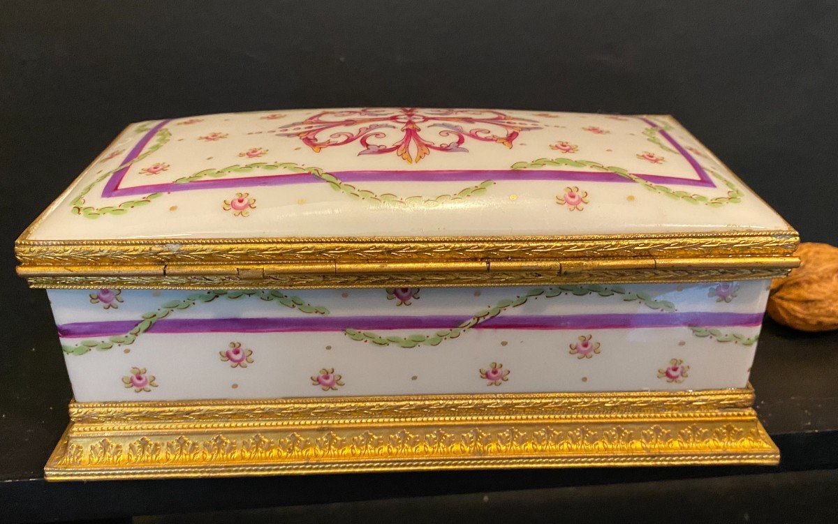 19th Century Porcelain Box-photo-2