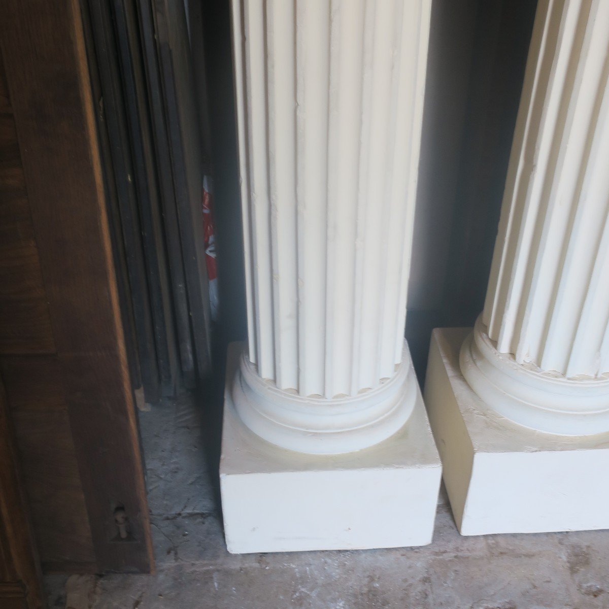 Large Pair Of Plaster Columns 238 Cm High-photo-3