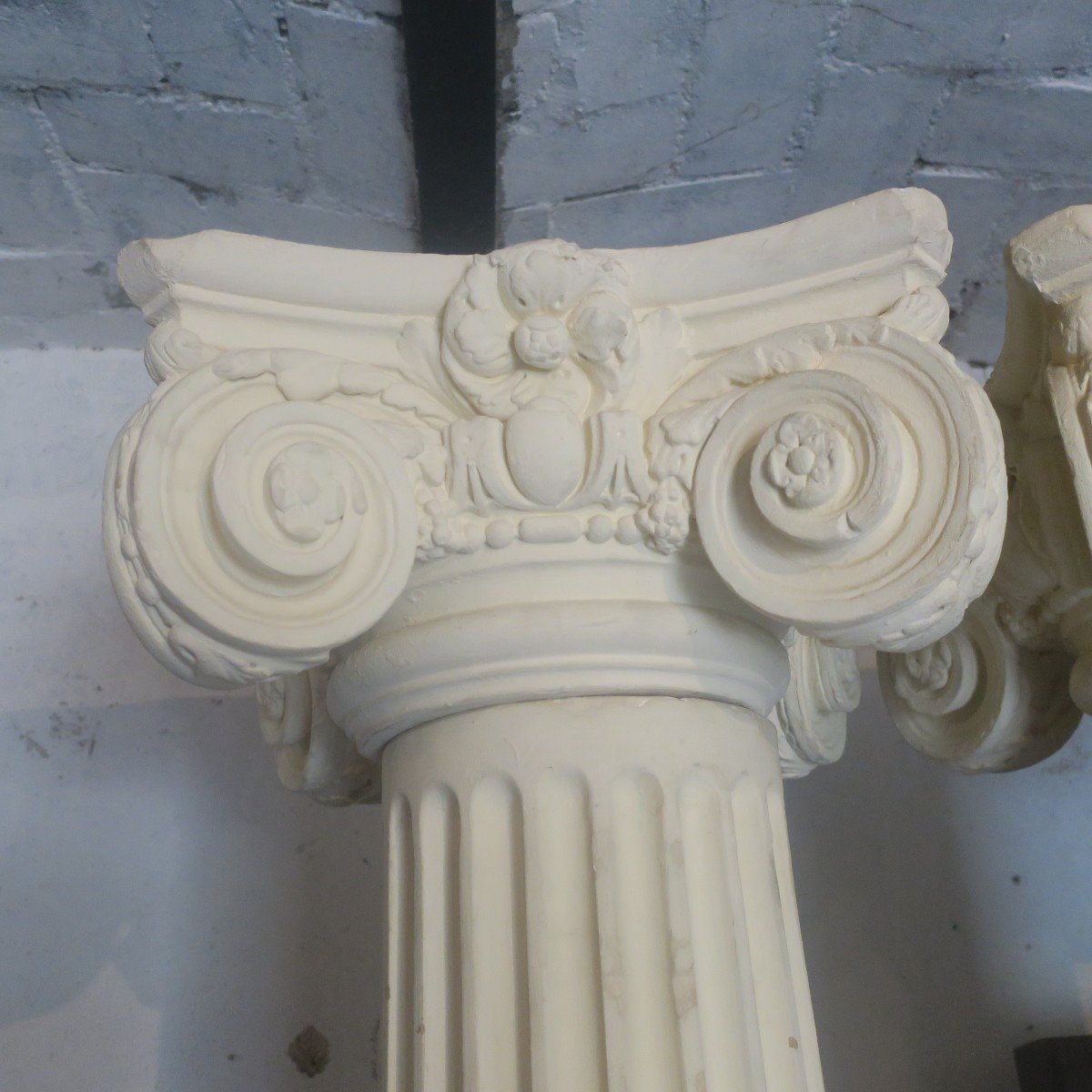 Large Pair Of Plaster Columns 238 Cm High-photo-1