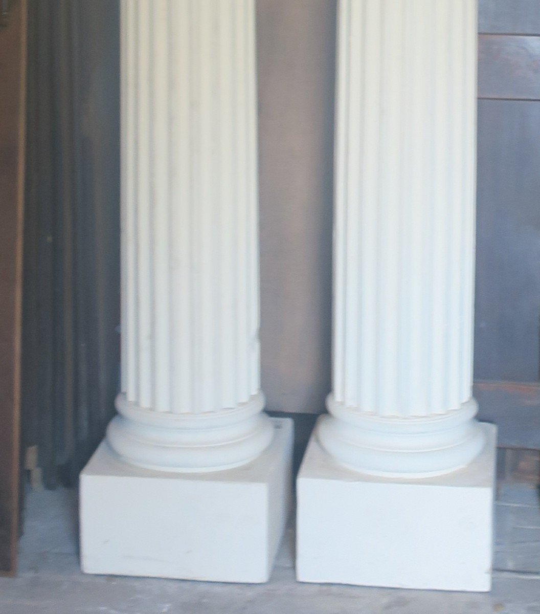 Large Pair Of Plaster Columns 238 Cm High-photo-4