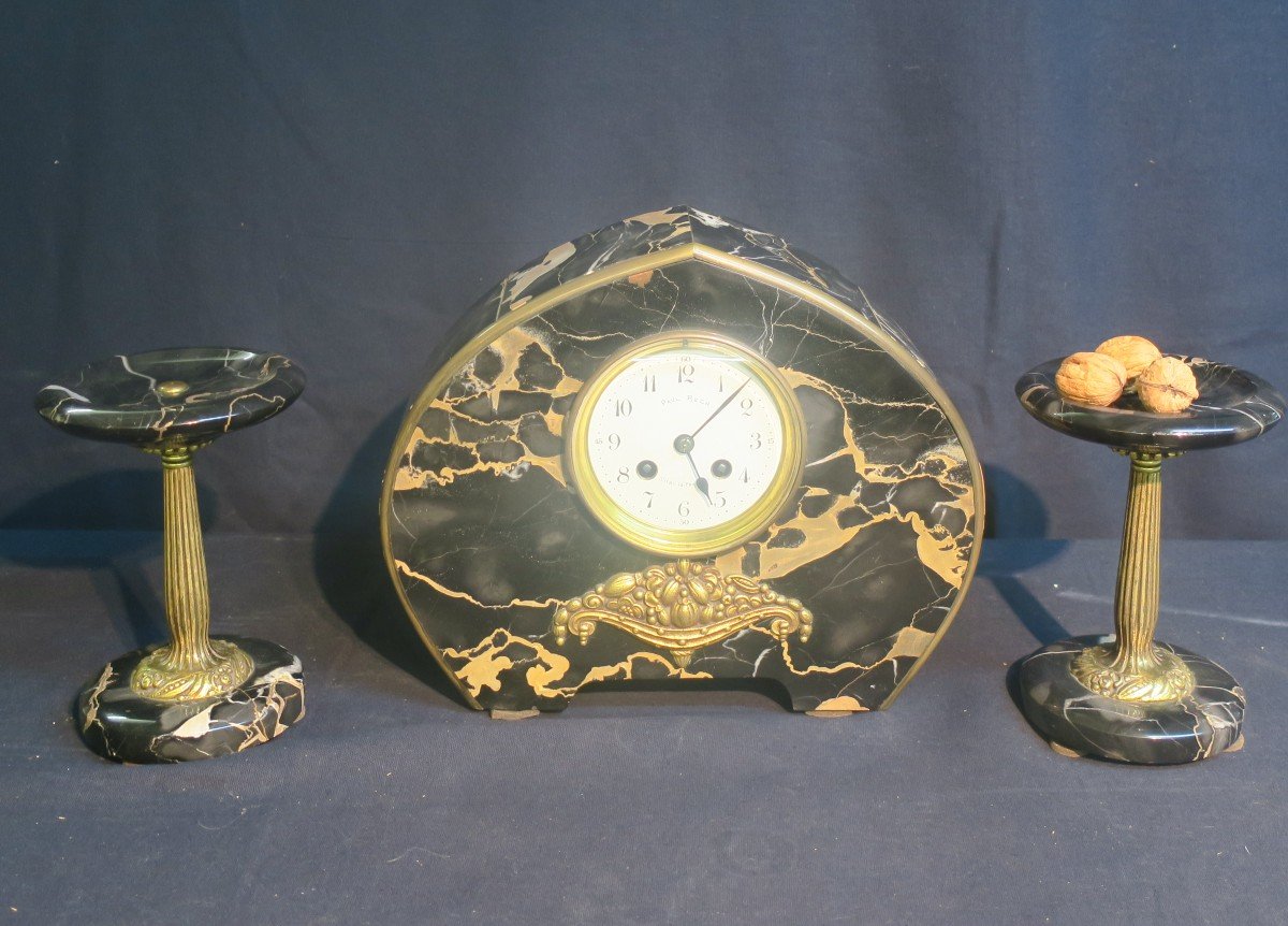 Art Deco Clock And Its Two Empty Pockets