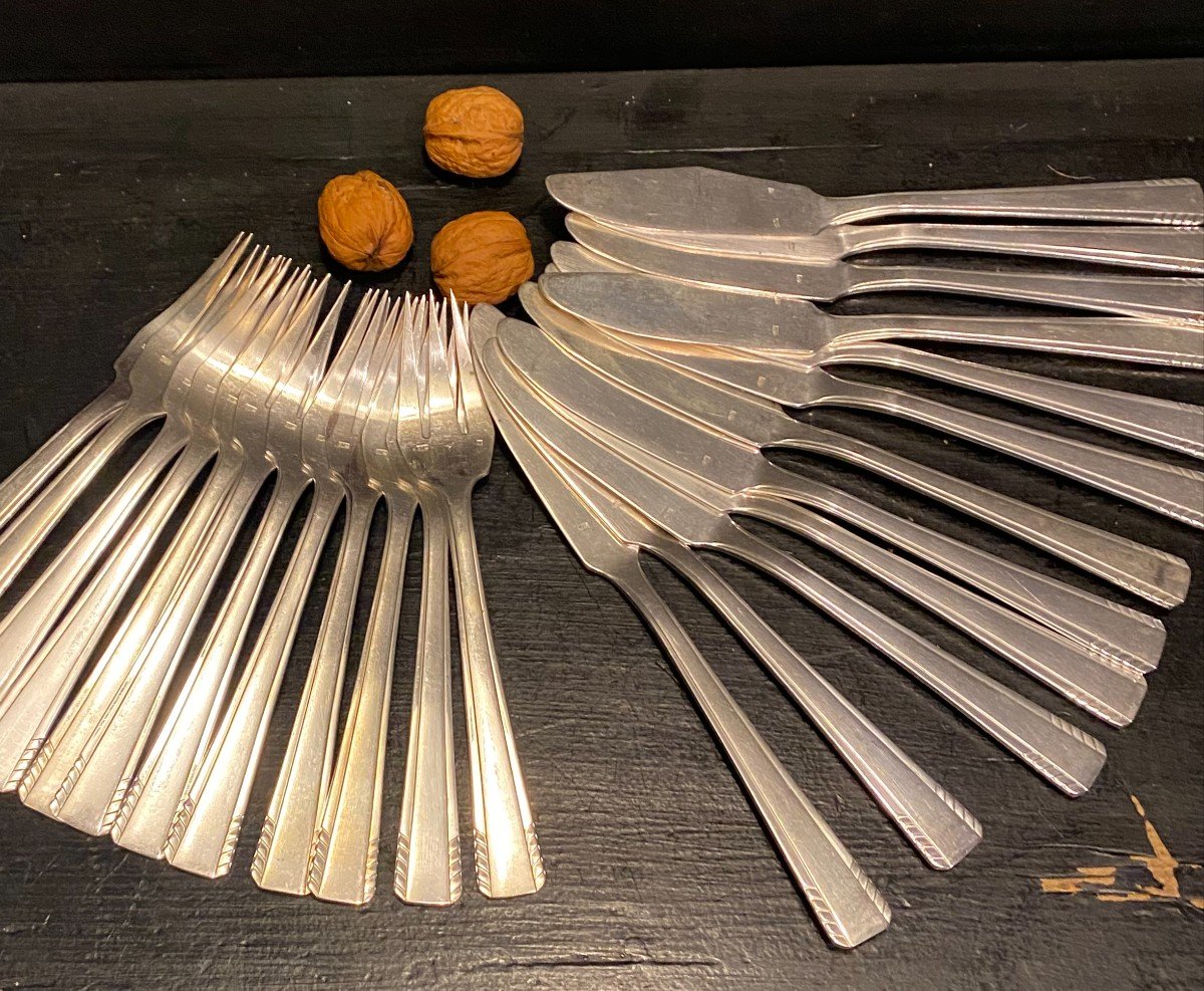 12 Silver Metal Fish Cutlery