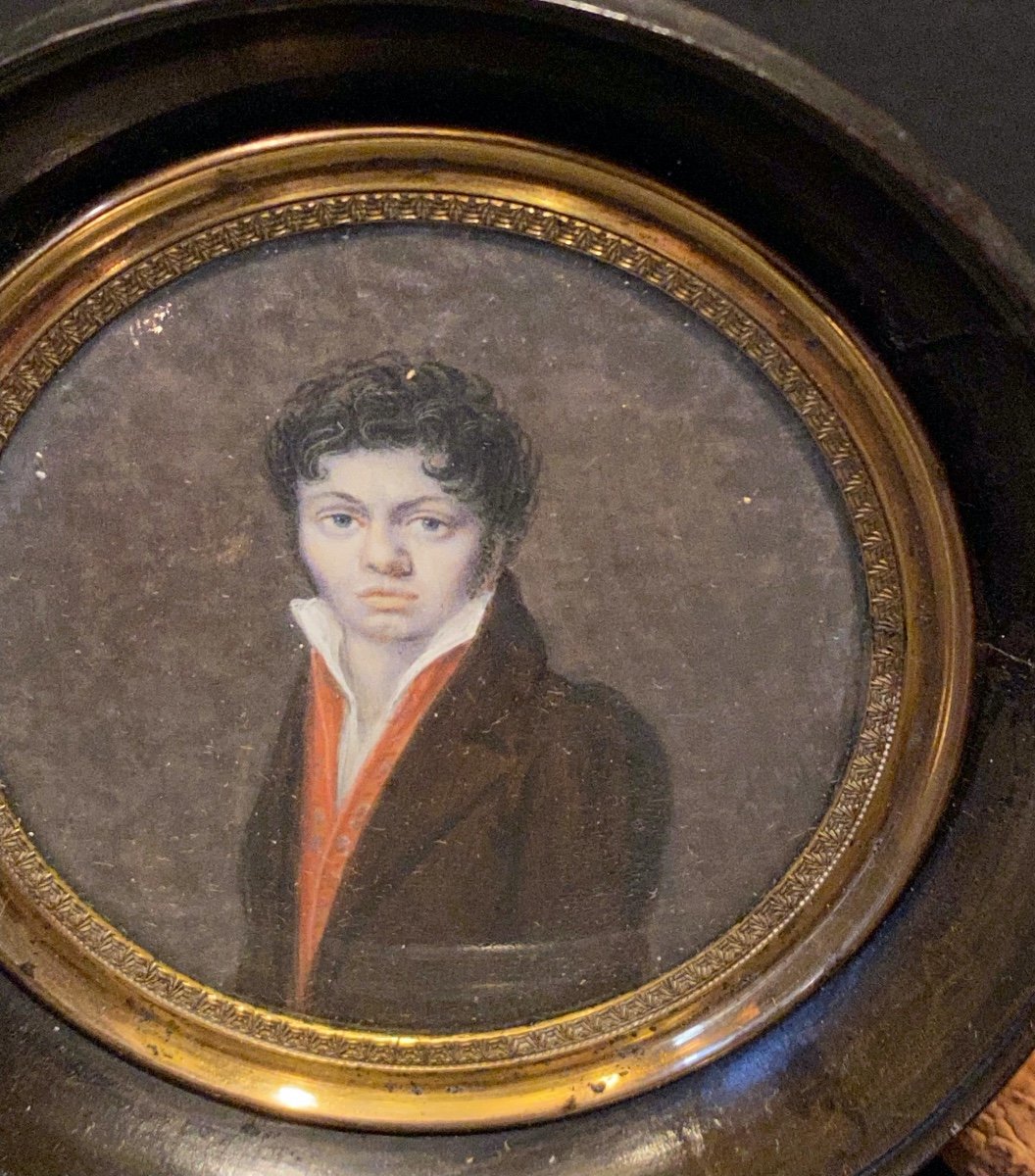 Miniature, Portrait d'Homme Au Gilet Rouge-photo-3