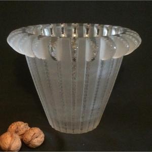 Vase Signé Lalique, Modèle Royat