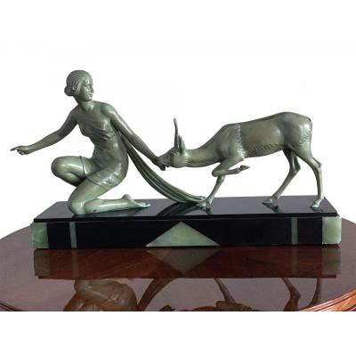 Important Statue In Regulates Art Deco Signed Oudine (circa 1930)