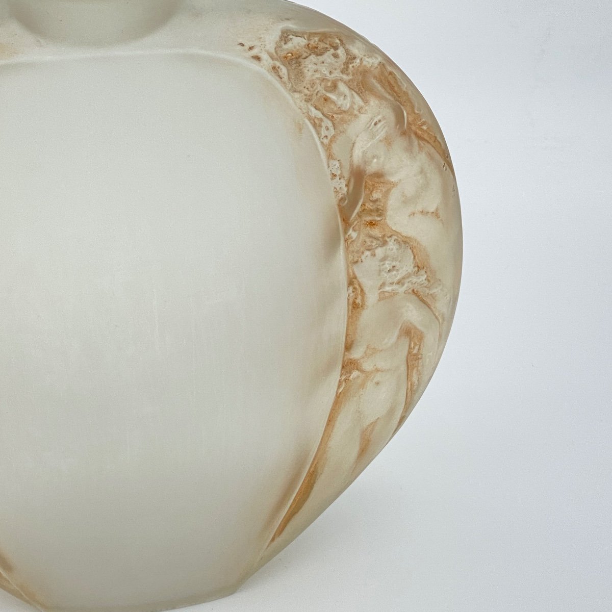 Flat Vase With Siren Cap By R.lalique-photo-1