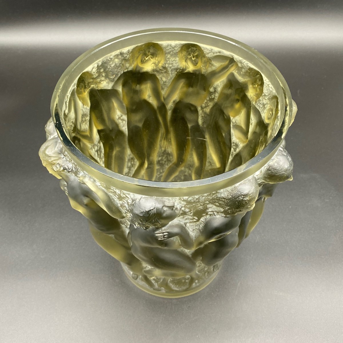 Un Vase Bacchantes En Verre Gris De R.lalique-photo-4