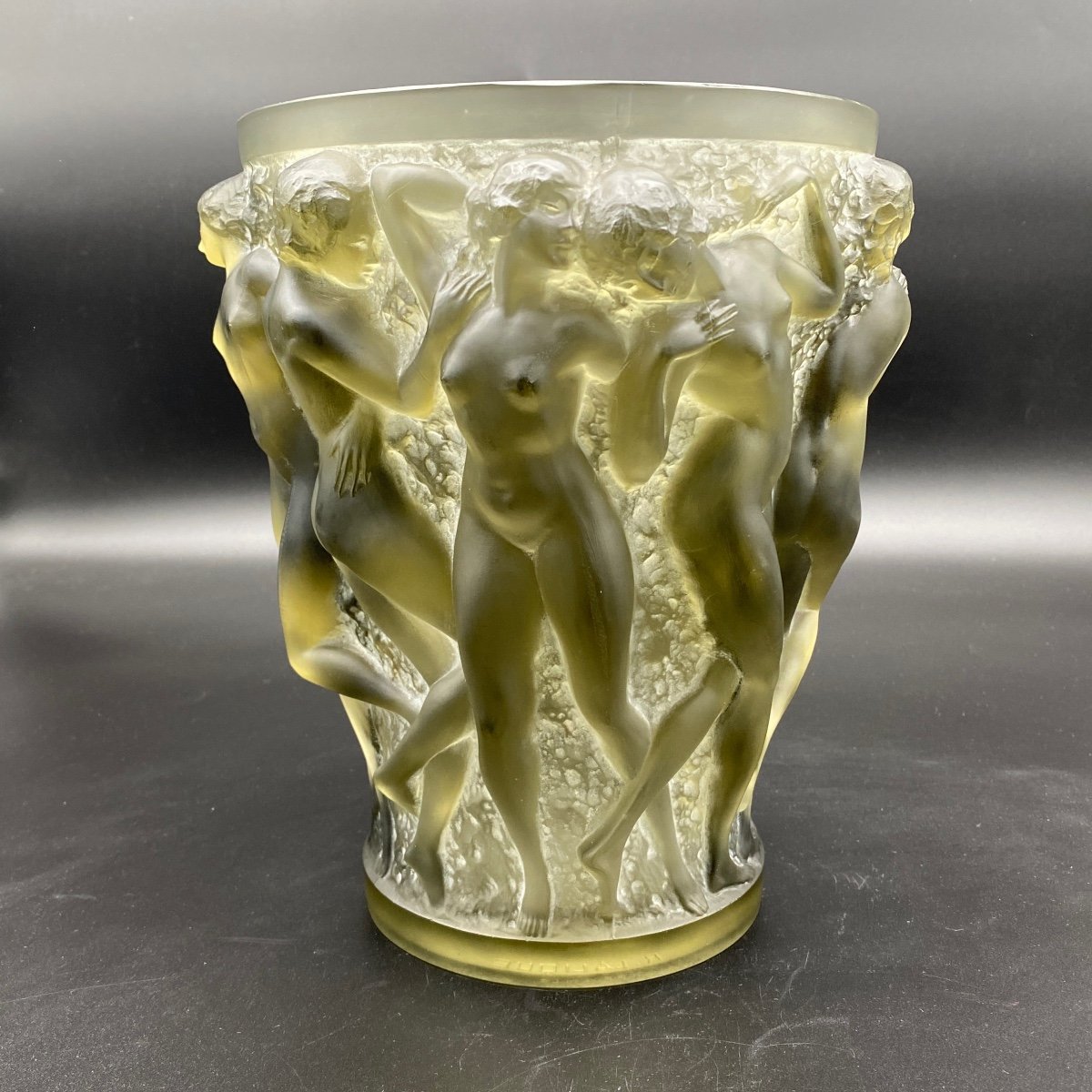 Un Vase Bacchantes En Verre Gris De R.lalique-photo-6
