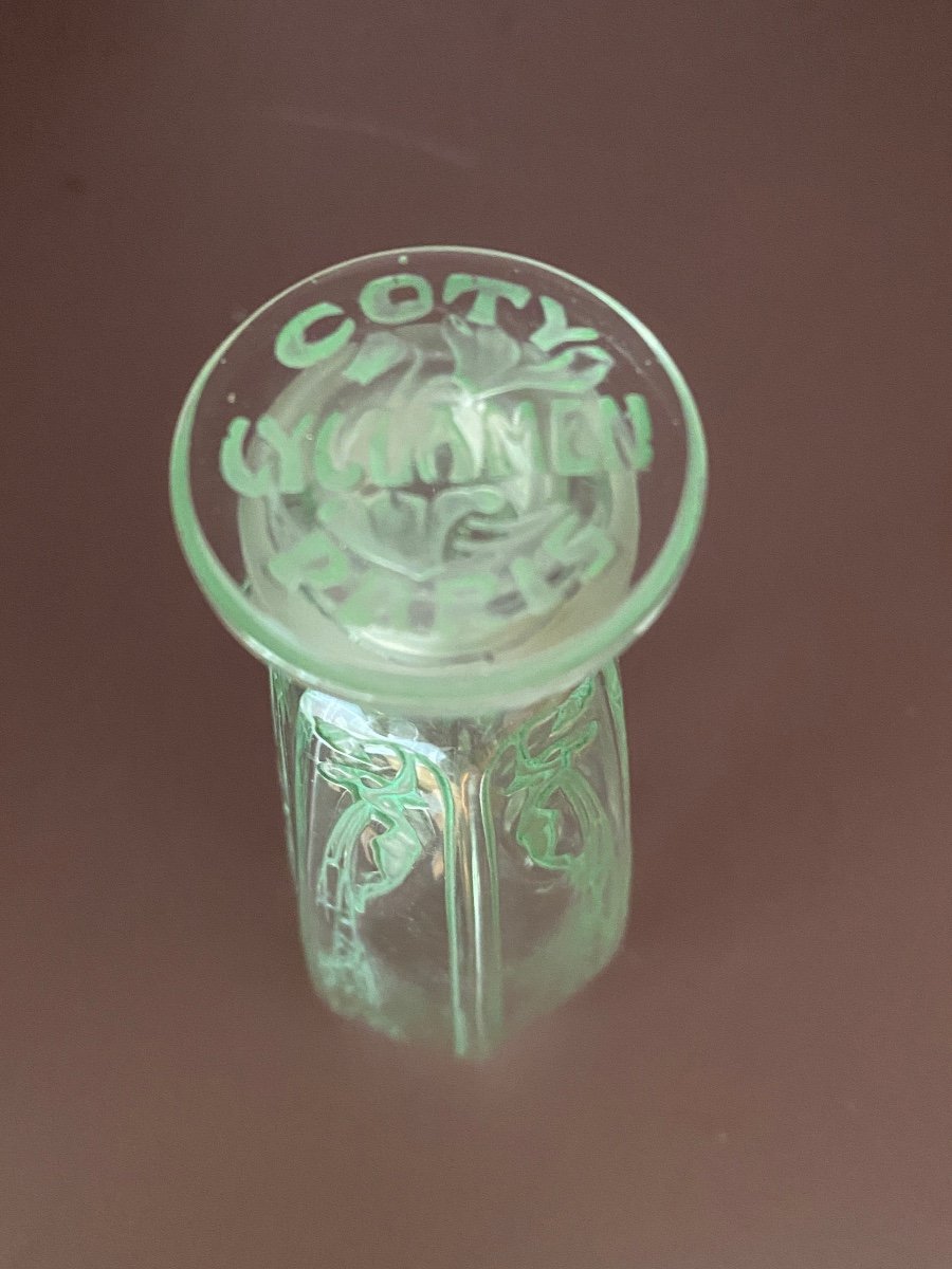 A Cyclamen Bottle From R.lalique For Coty Parfums.-photo-2