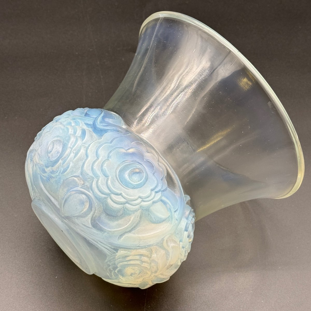 Un Vase Renoncules De R.lalique -photo-1