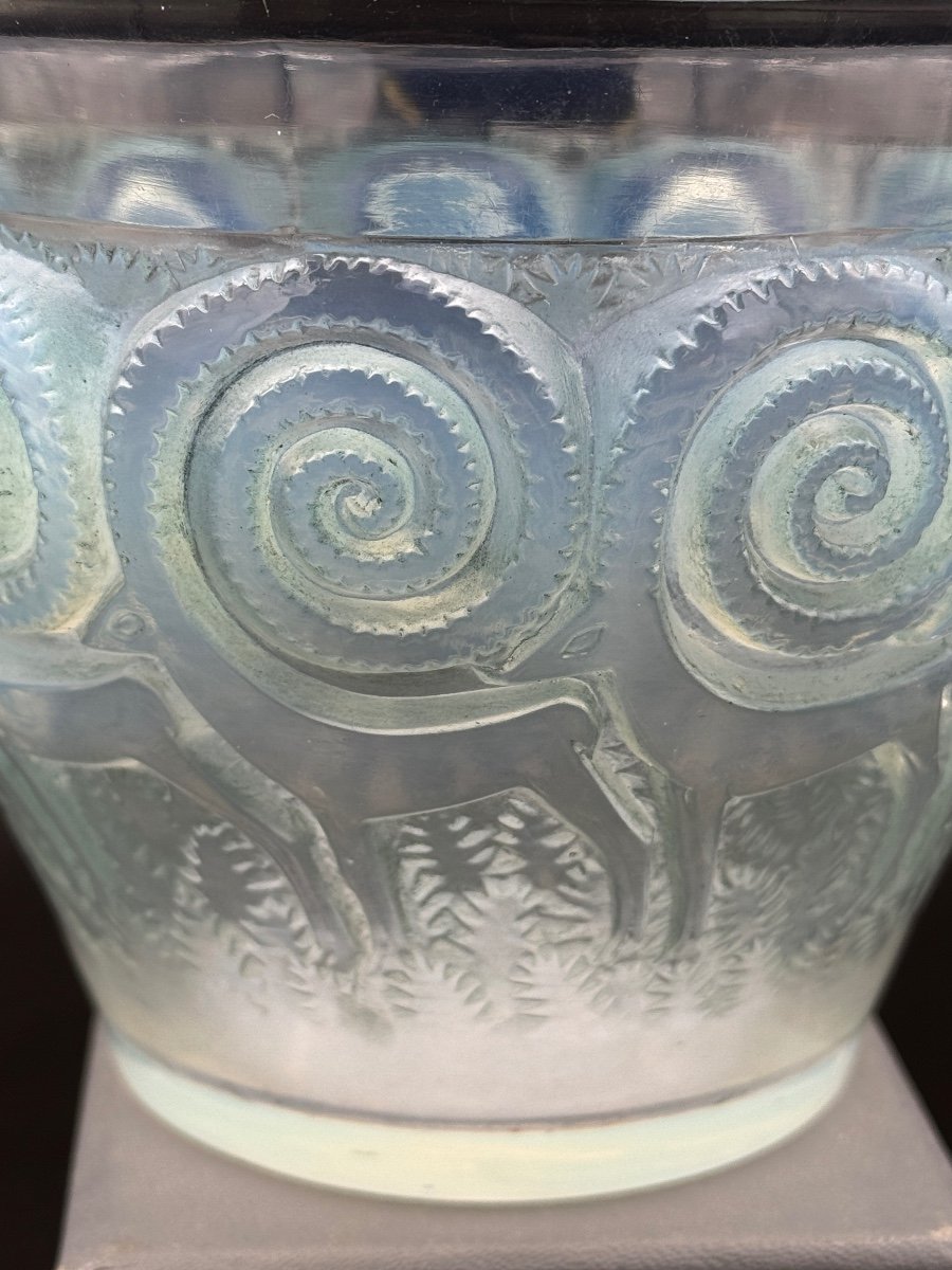 A Rennes Vase In Opalescent Glass By R.lalique-photo-2