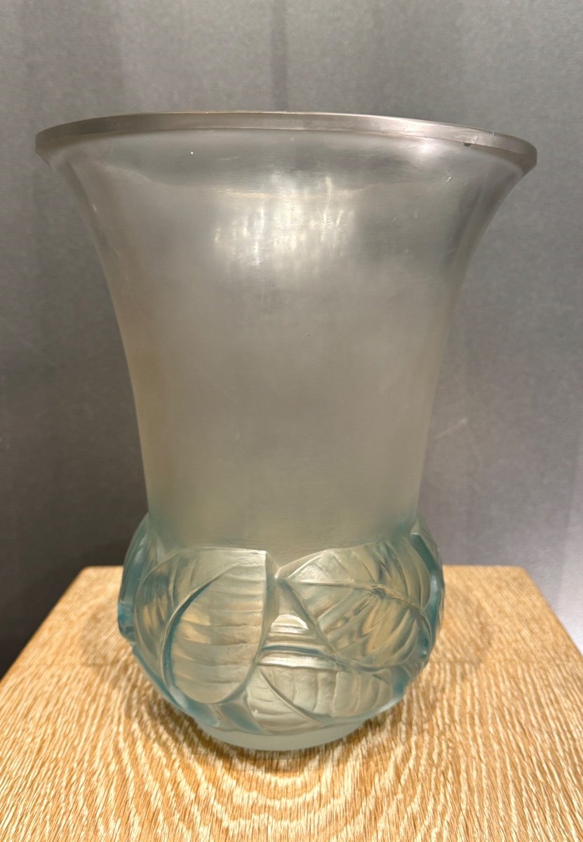 A Lilac Vase By R.lalique