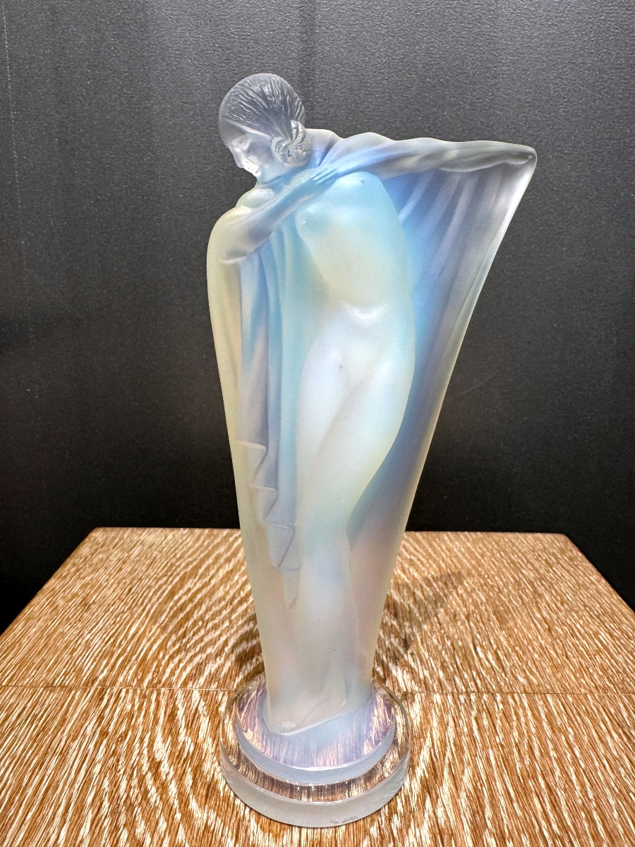 An Etling Statuette By R.lalique