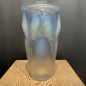 An Opalescent Ceylan  Glass  Vase By R.lalique