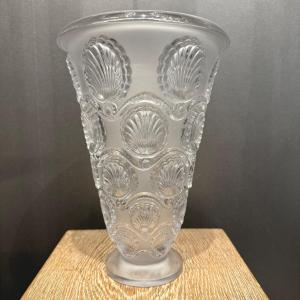 A Cancale Vase By R.lalique In White Glass.