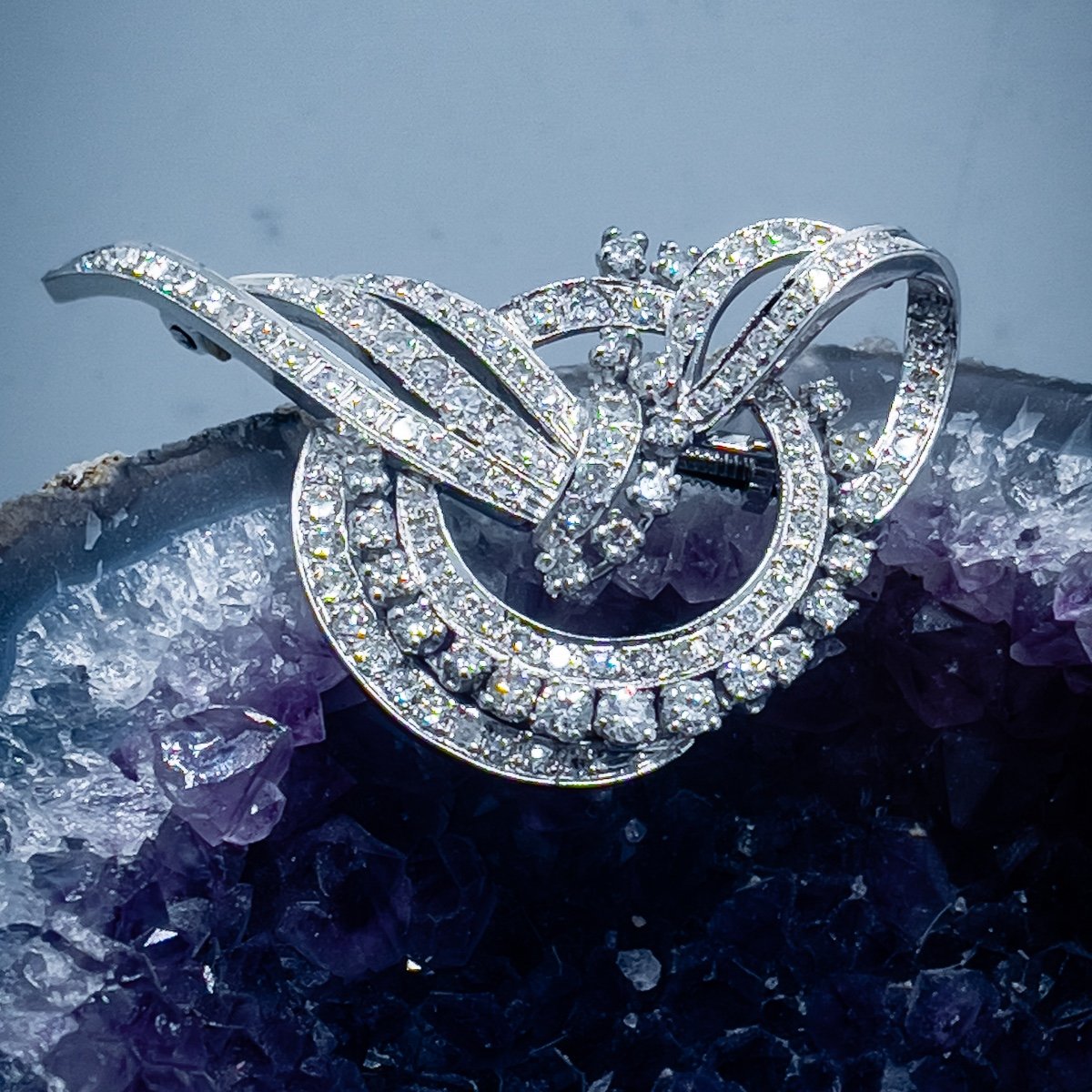 18 K White Gold Brooch Set With 38 Diamonds