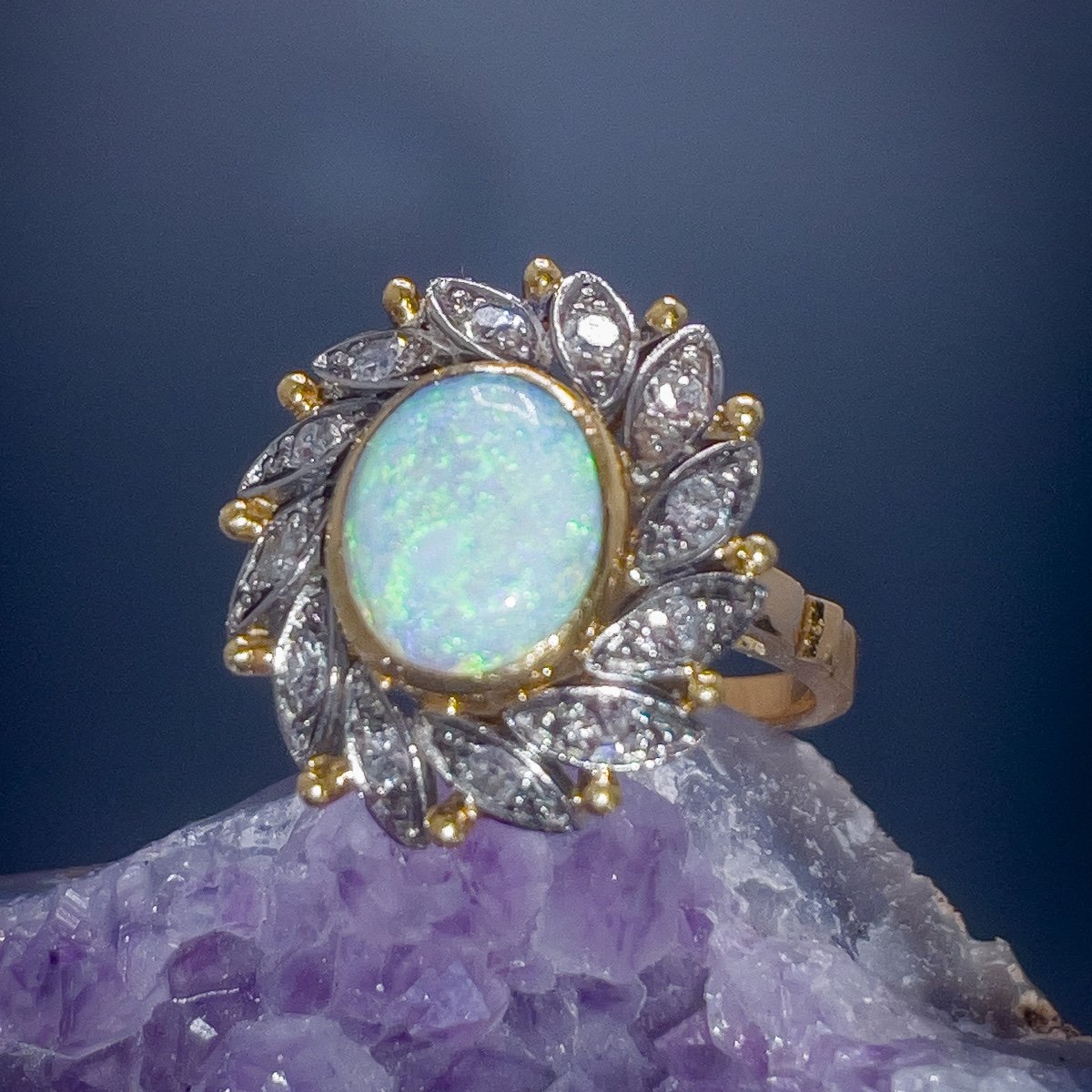 18 K Gold Ring Set With An Australian Opal