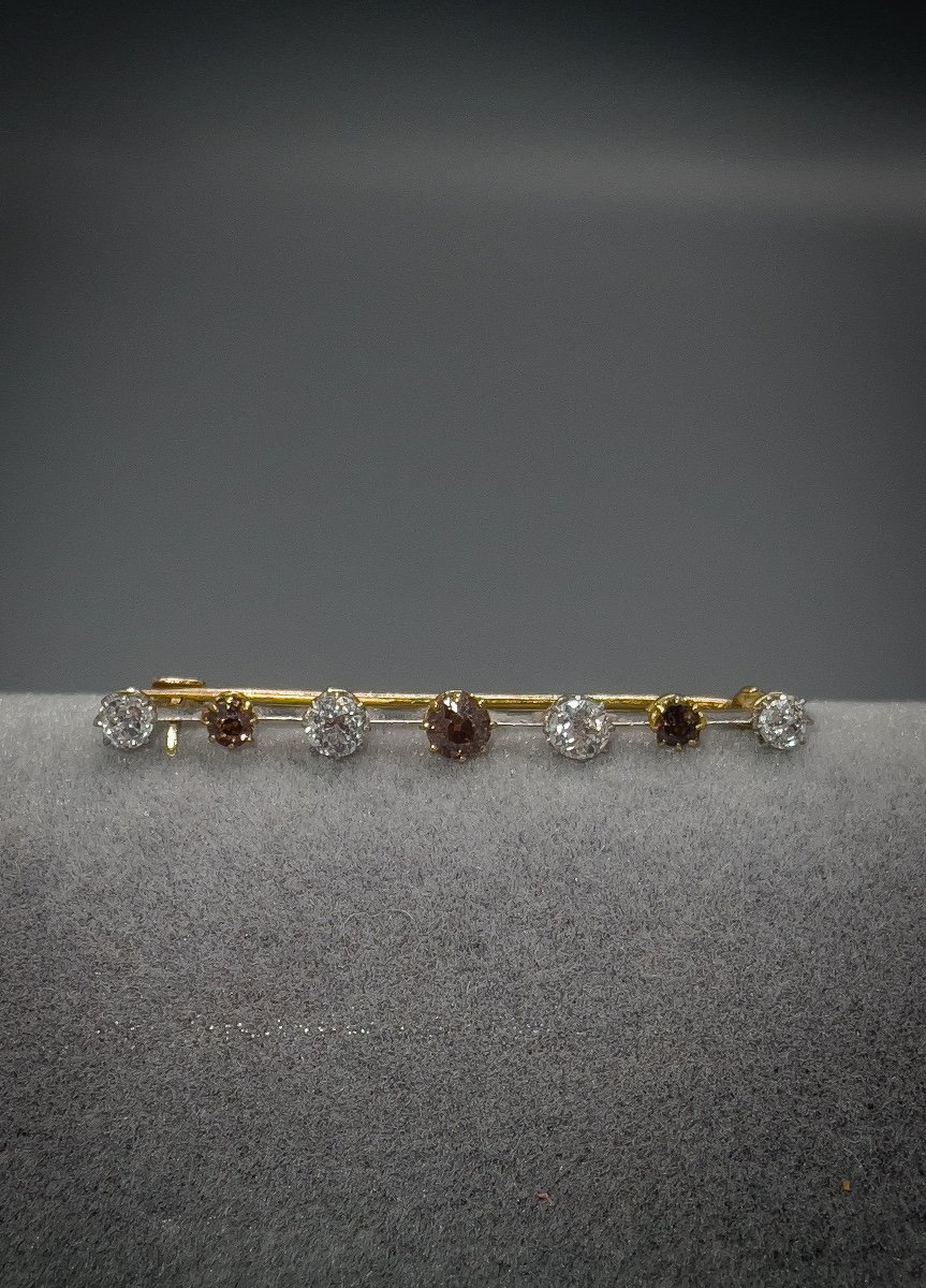 Barrette Brooch In 18 K Gold Set With White Diamonds And “cognac” Diamonds-photo-2