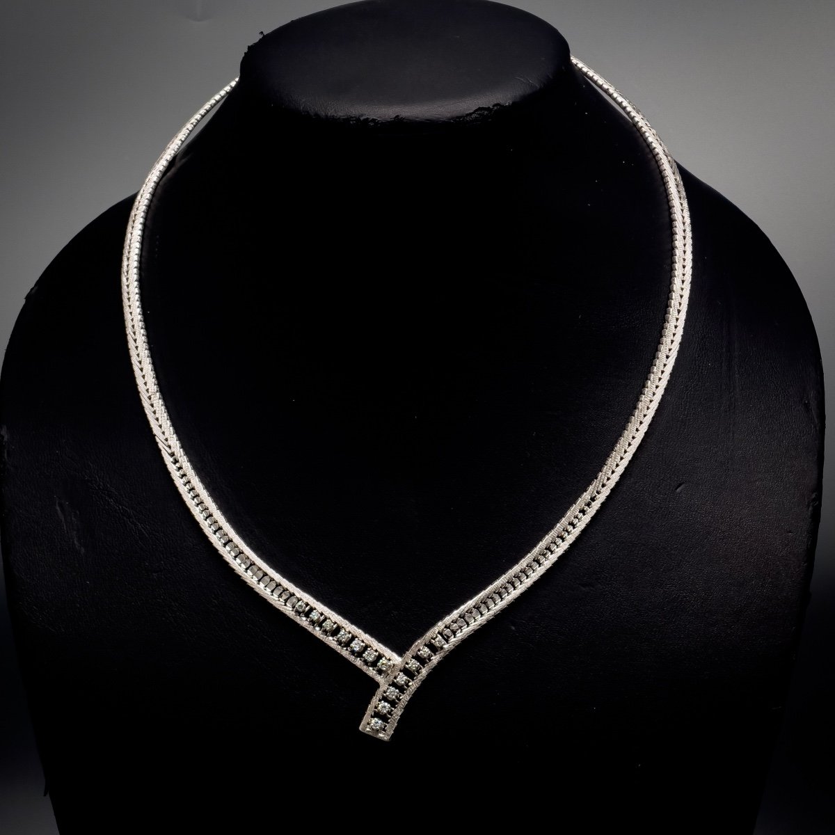 Vintage Necklace 18 K White Gold Set With Diamonds