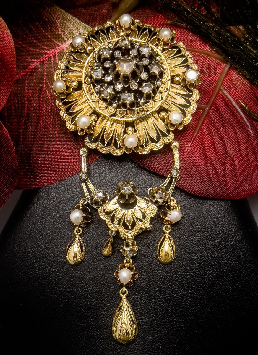 Napoleon III Brooch In 18 K Gold Set With Rose-cut Diamonds