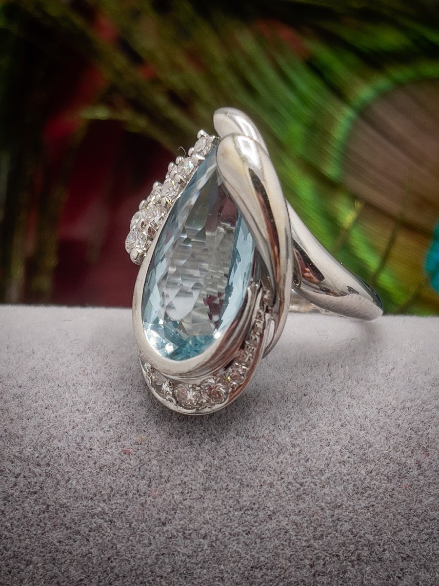 18 K White Gold Ring Set With An 8.5 Carat “pear” Aquamarine-photo-2