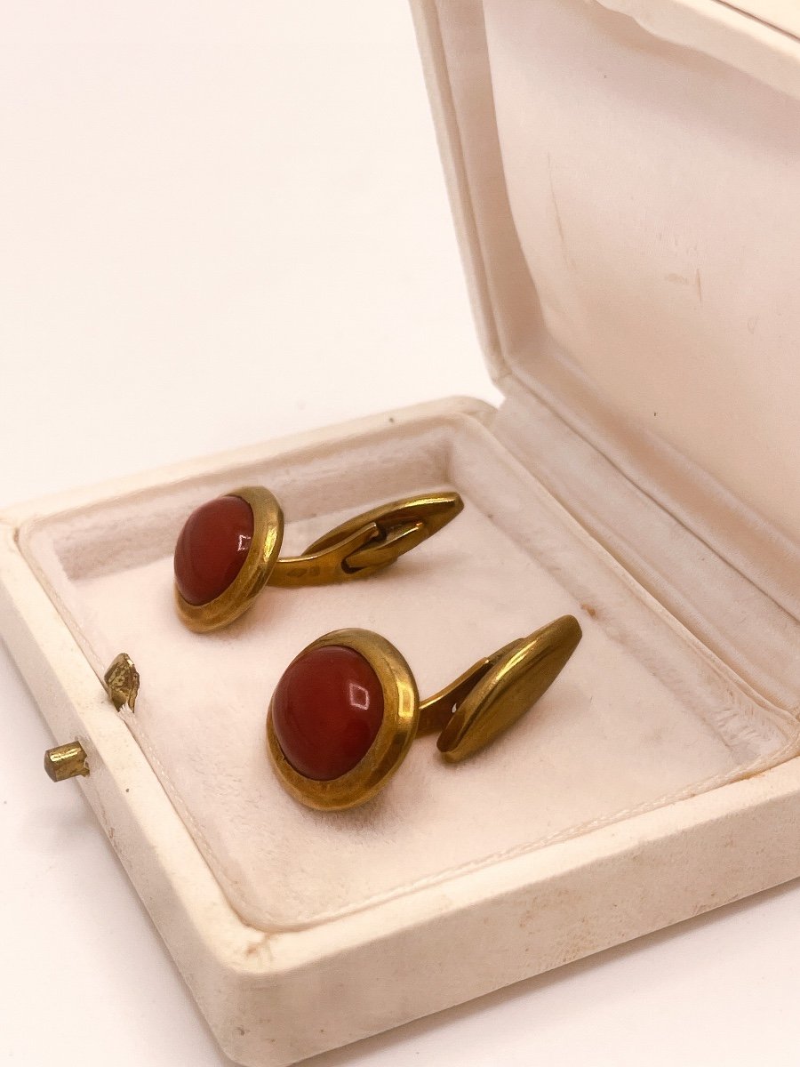 Paire De Boutons Manchettes En Or 18 K Rehaussées De Cabochons De Corail Rouge -photo-3