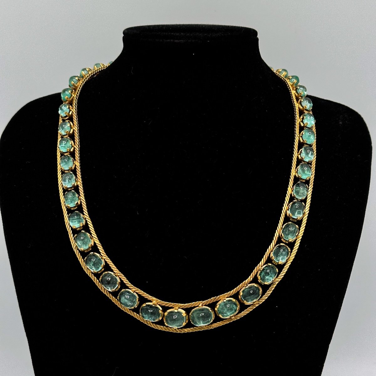 Necklace In 18k Yellow Gold Set With Emeralds