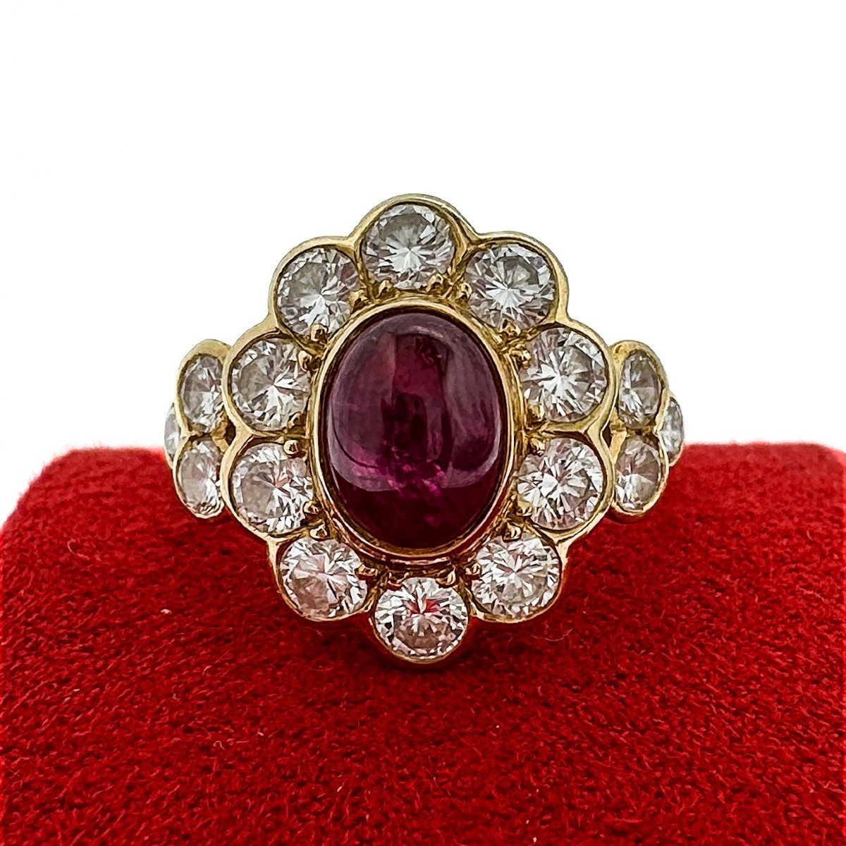 Vintage Ring In 18k Gold Set In Its Center With A Natural Ruby Cabochon-photo-2