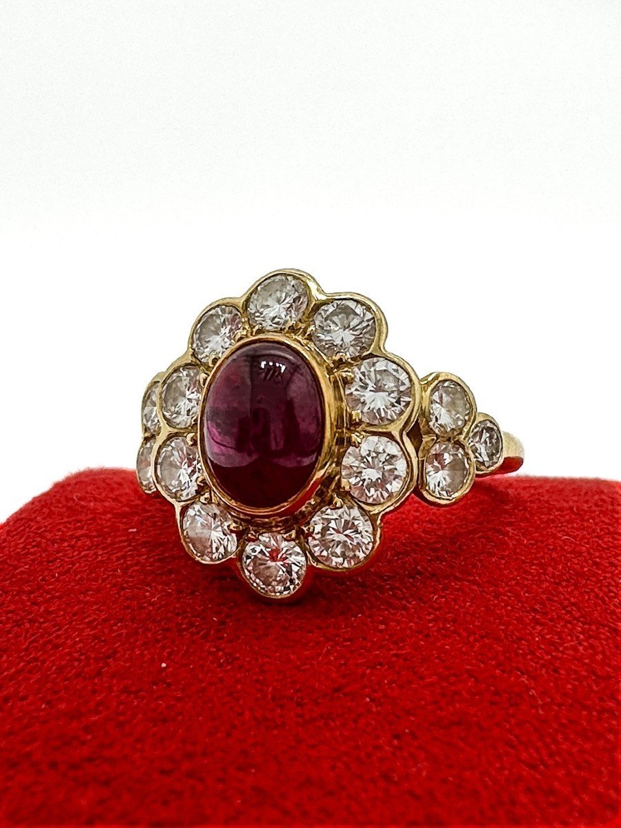 Vintage Ring In 18k Gold Set In Its Center With A Natural Ruby Cabochon-photo-3