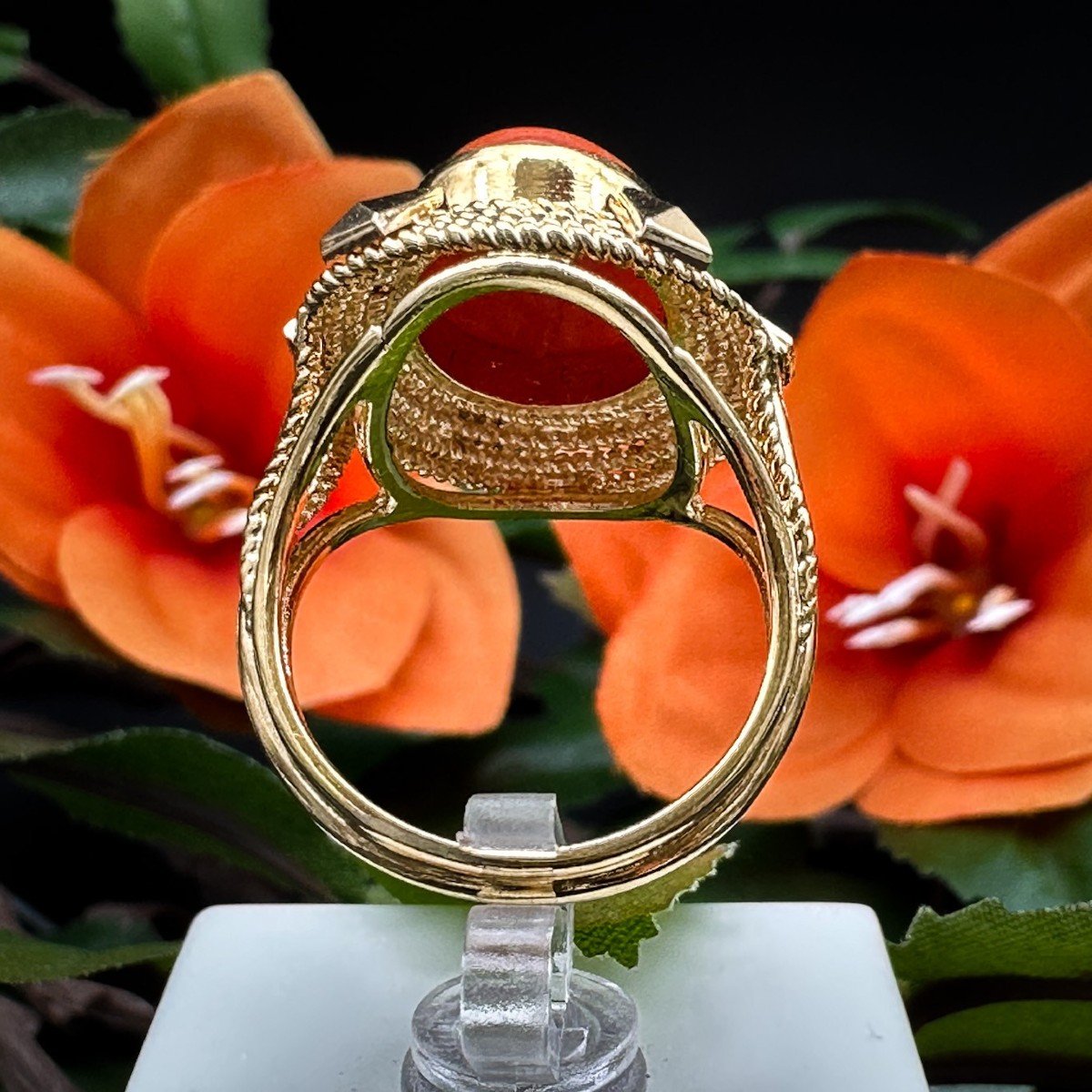 Vintage “sun” Ring In 18k Gold, Set With A Coral-photo-1