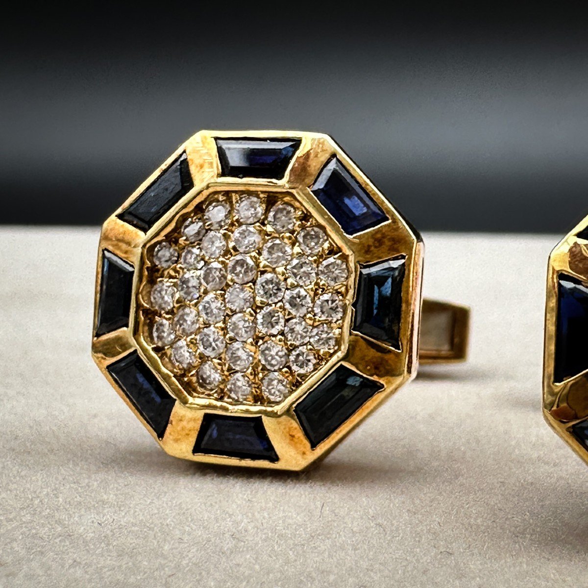 Cufflinks In 18k Gold, Set With Calibrated Diamonds And Sapphires-photo-2