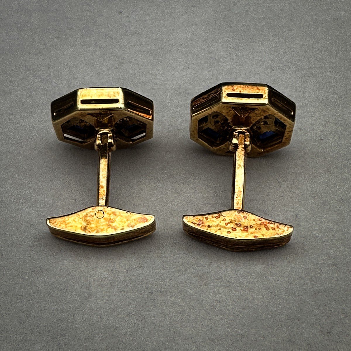 Cufflinks In 18k Gold, Set With Calibrated Diamonds And Sapphires-photo-1