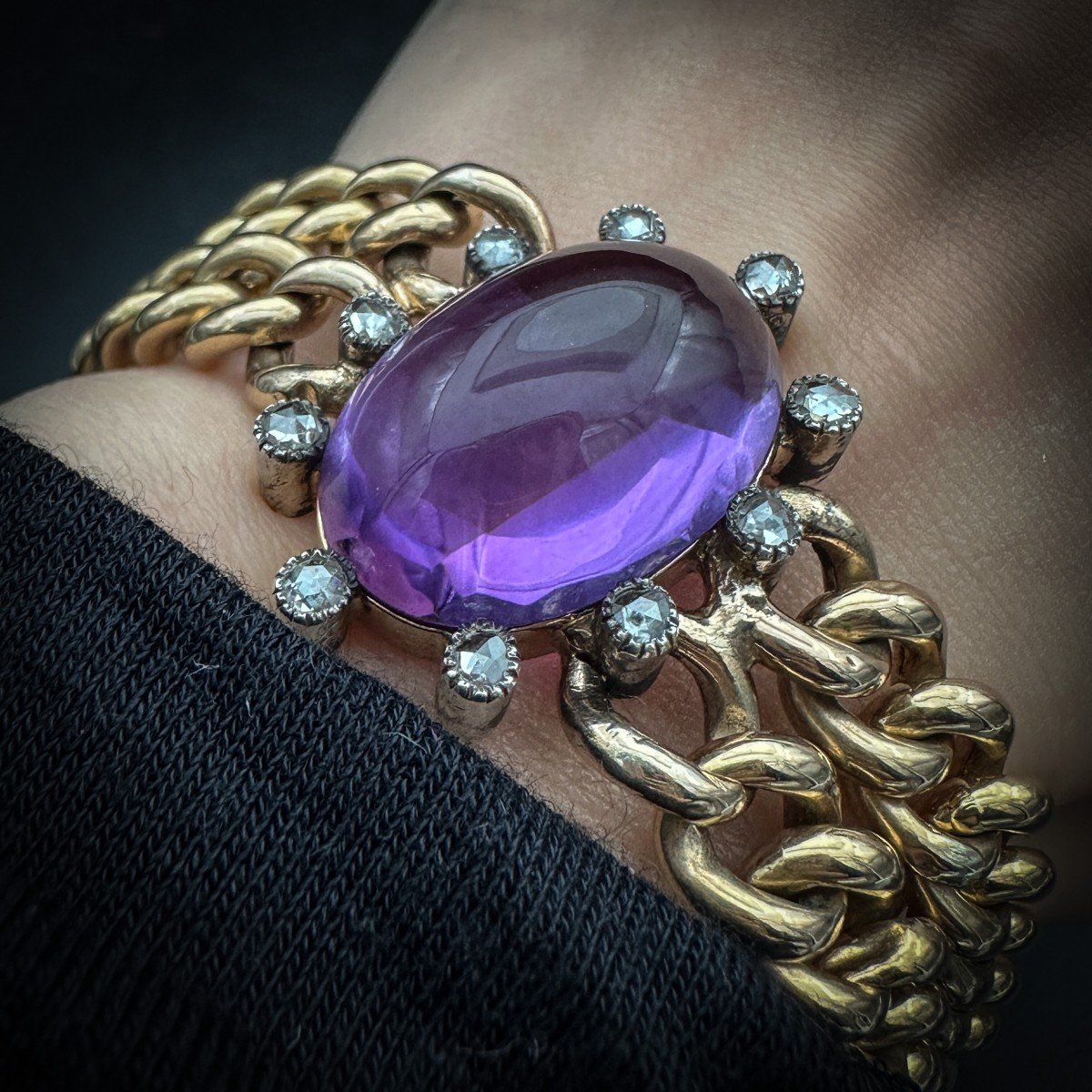 Victorian Bracelet In 18 K Gold Set With A Large Amethyst Cabochon