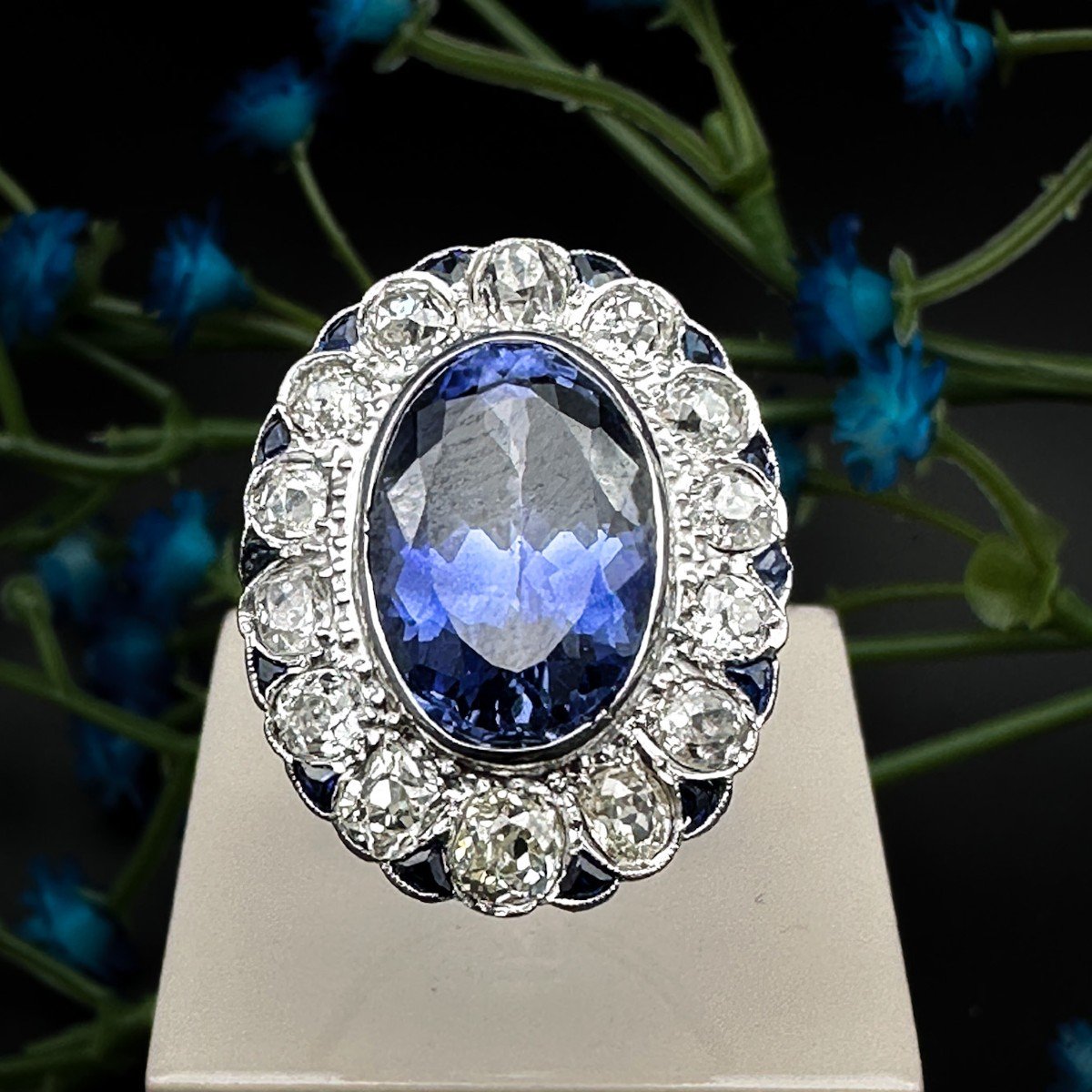 Art Deco Period Ring In Platinum Set In Its Center With A Verneuil Sapphire -photo-2