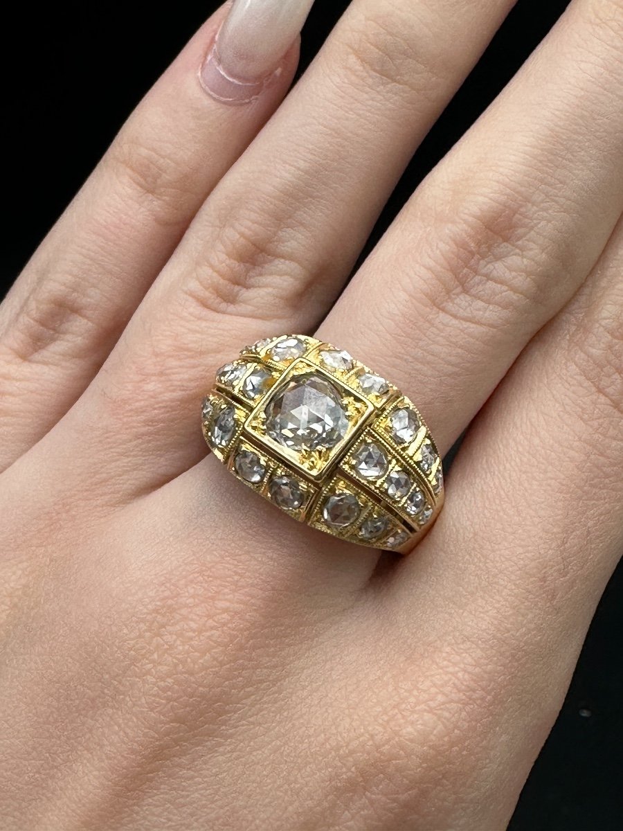 Bague "dôme" Or 18 K, Sertie De Diamants Taille Rose 