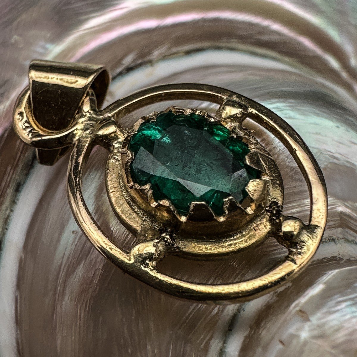 Pendant Set With An Oval Emerald-photo-3