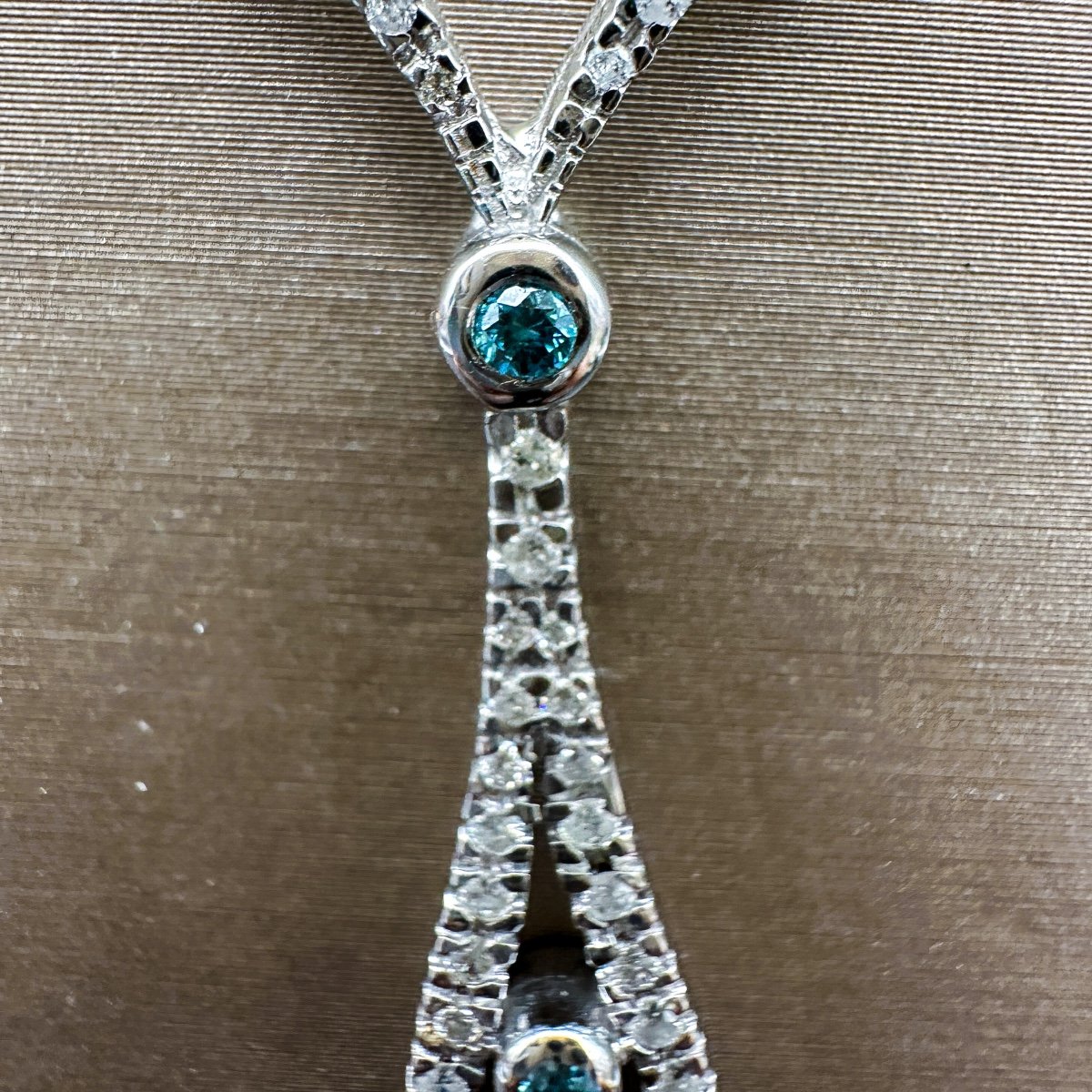 18k Gold Necklace Set With White Diamonds (0.65 Ct) And Blue Diamonds (0.35 Ct) – Tra-photo-2