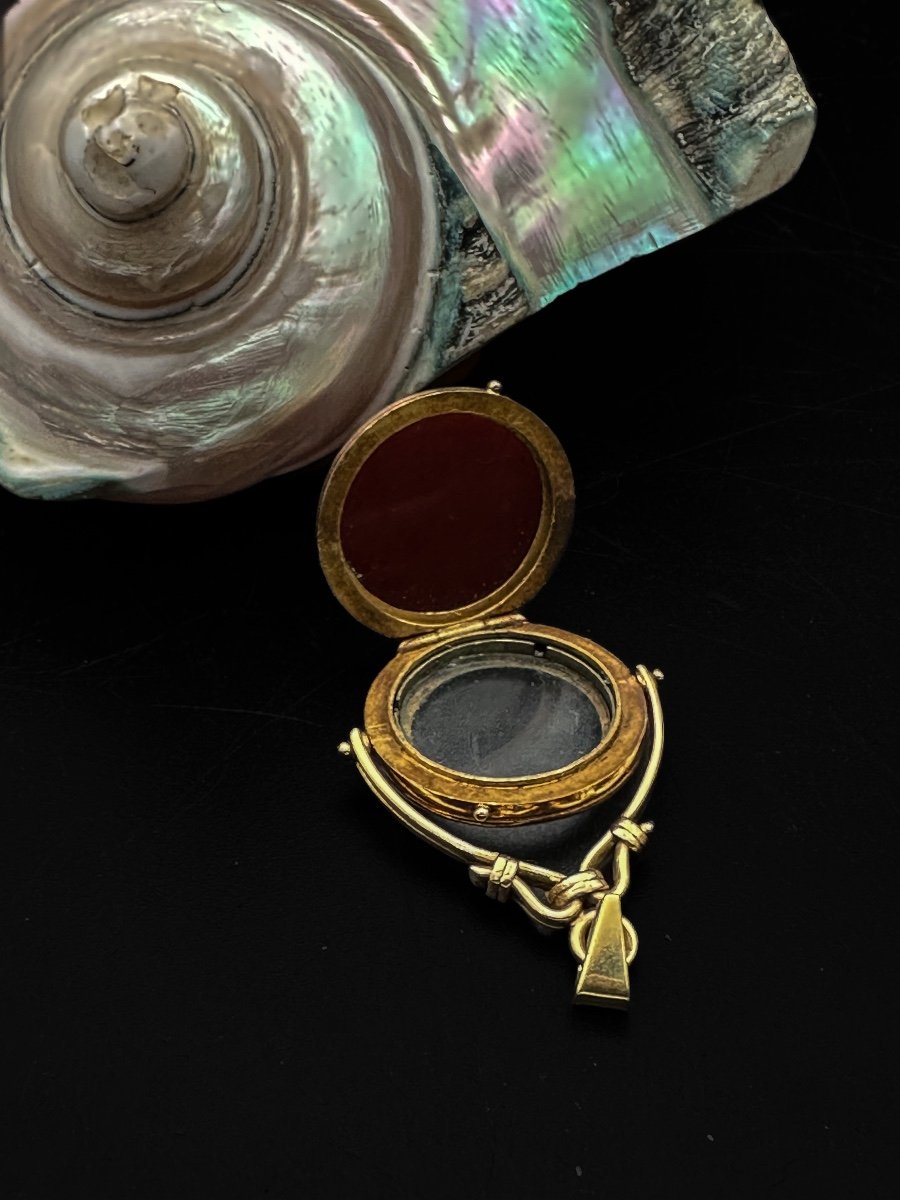 18 Carat Gold, Agate And Photo Holder Rotating Pendant, Late 19th - Early 20th Century  -photo-4