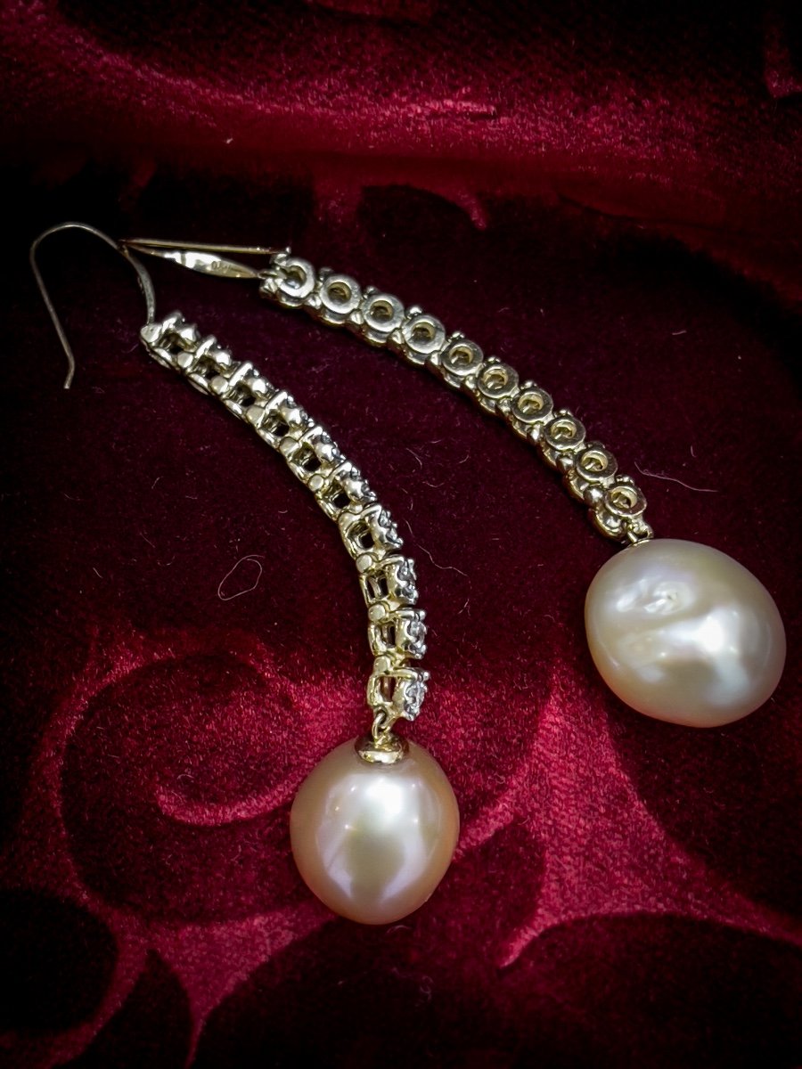 Pair Of Gold Diamond And Baroque Pearls Drop Earrings-photo-1