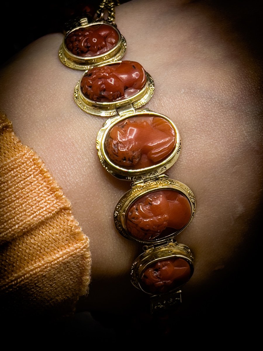 Napoleon III Bracelet In Coral And 18 K Gold-photo-1