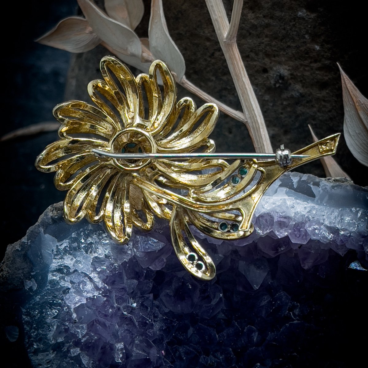 Flower Brooch In 18 K Gold-photo-4