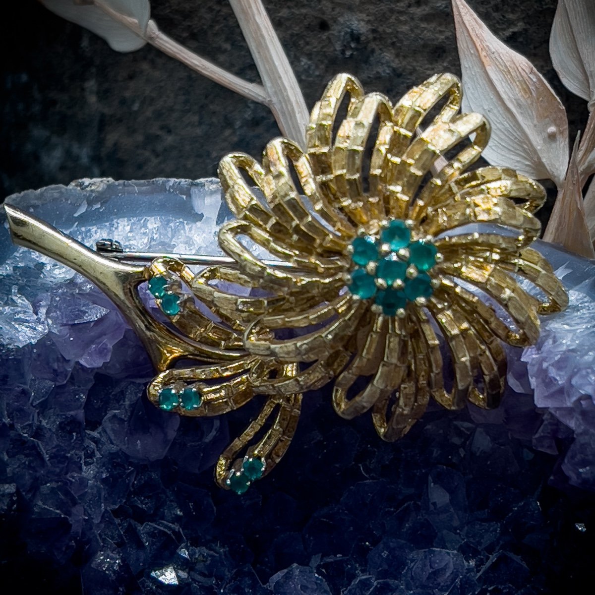 Flower Brooch In 18 K Gold-photo-1