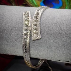 Vintage 18 K White Gold Bracelet Set With Diamonds