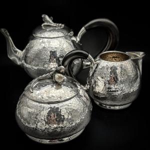 A. Cesa, Art Deco Tea Service In Hammered Silver By The Famous Maison Cesa