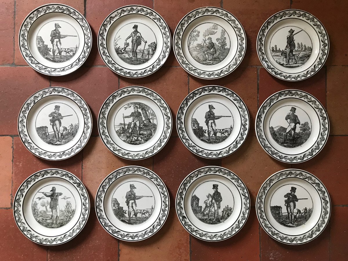 Set Of 12 Creil Hunting Plates, Early 19th Century